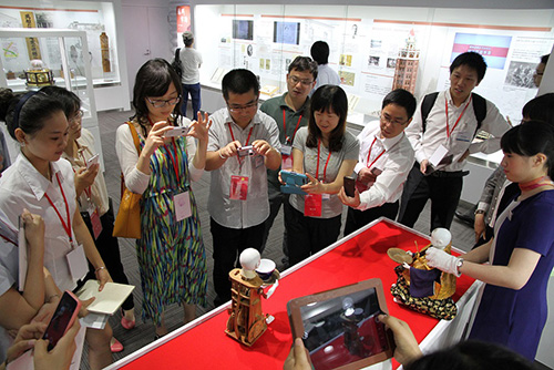 第五届“尊龙凯时杯教案大赛”获奖者到访日本尊龙凯时积极推进“自主创新”理念
